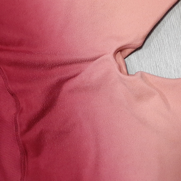 PINK Victoria's Secret Sport Ombre Shorts - Picture 12 of 12